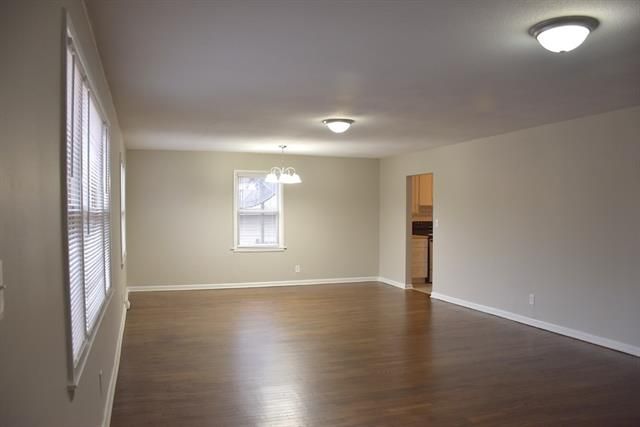 8449 Wayne Ave, Kansas City, MO 64131
