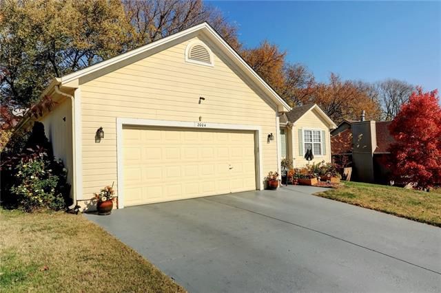 2004 E 59th Ter, Kansas City, MO 64130