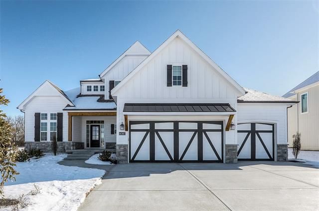 2445 W 180th St, Overland Park, KS 66085
