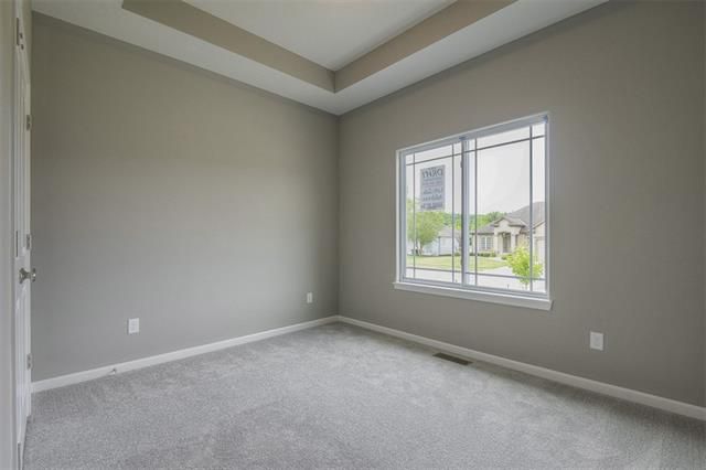 12208 E 89th Ter, Kansas City, MO 64138