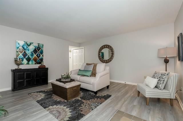 411 W 10th St, Kansas City, MO 64105