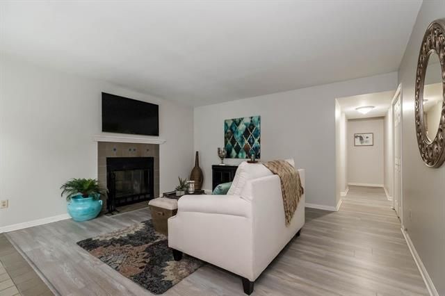 411 W 10th St, Kansas City, MO 64105