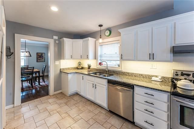 20 E 56th Ter, Kansas City, MO 64112
