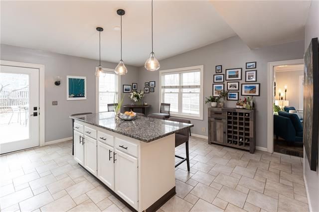 20 E 56th Ter, Kansas City, MO 64112