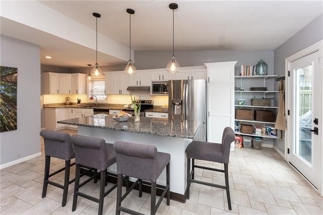 20 E 56th Ter, Kansas City, MO 64112