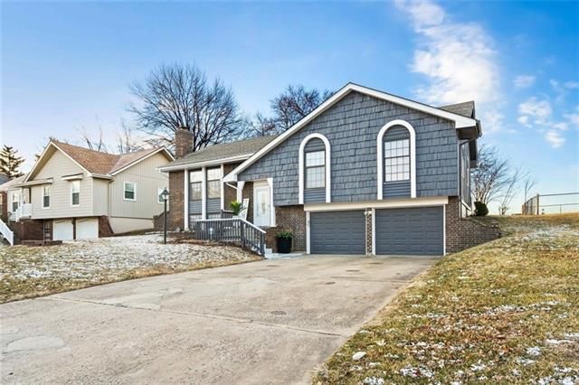 11801 E 78th Ter, Raytown, MO 64138