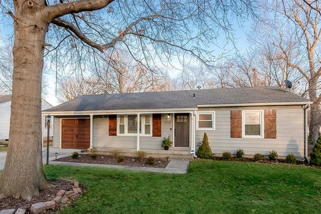 7119 Reeds Rd, Overland Park, KS 66204