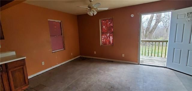 5641 E 29th St, Kansas City, MO 64128