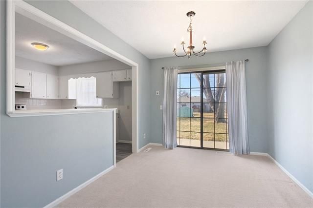 214 SW Pinnell Dr, Lee's Summit, MO 64081