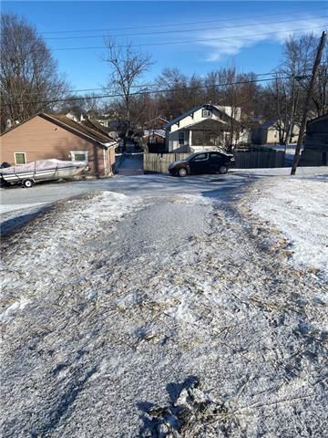 3323 Duncan St, St Joseph, MO 64507