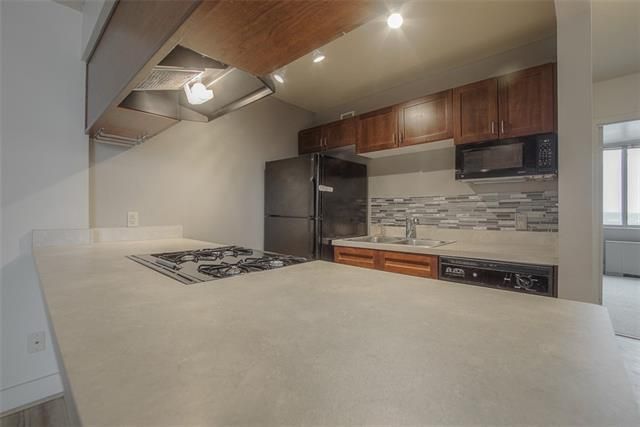 600 E 8th St #6J, Kansas City, MO 64106