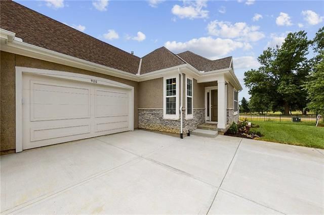706 E 110th Ter, Kansas City, MO 64131
