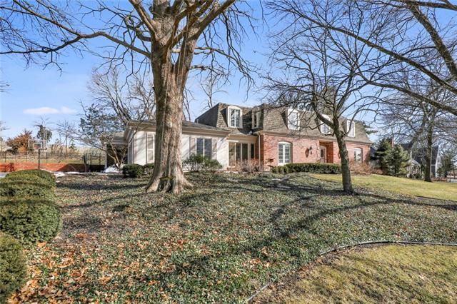 4 Wycklow St, Overland Park, KS 66207