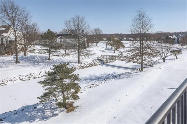 12219 Ash St, Overland Park, KS 66209