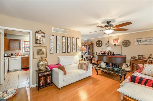 408 E 110th Ter, Kansas City, MO 64131
