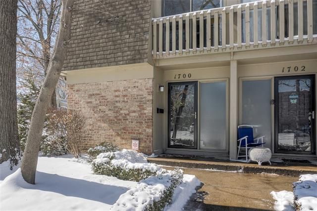 1700 E 97th St, Kansas City, MO 64131