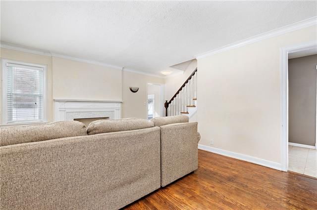 6448 Wornall Ter, Kansas City, MO 64113
