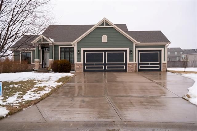 21740 Summer St, Spring Hill, KS 66083