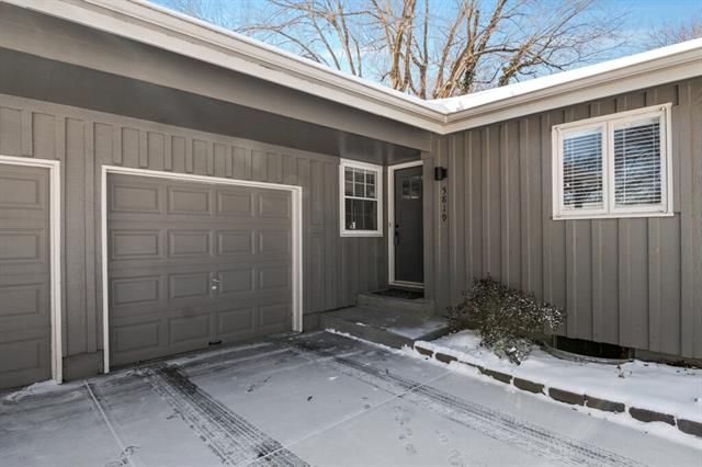 5819 W 84th Ter, Overland Park, KS 66207