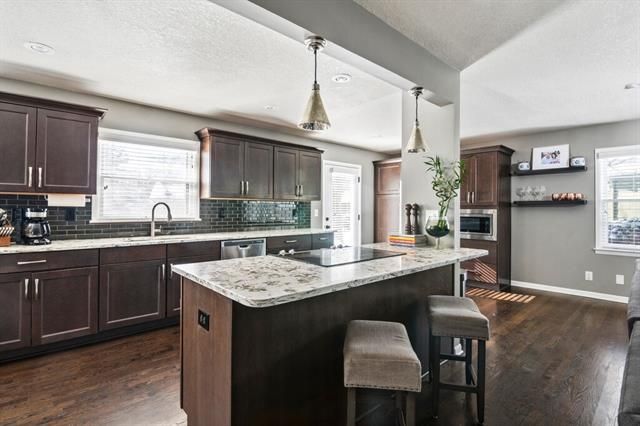 5819 W 84th Ter, Overland Park, KS 66207