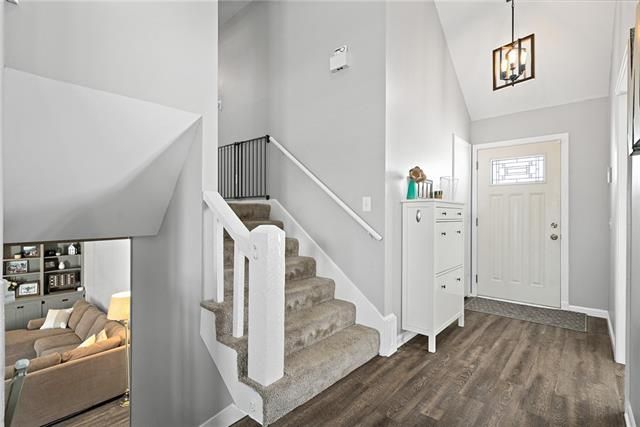 709 N Pine St, Olathe, KS 66061