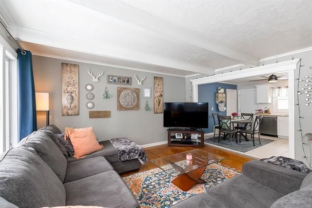 8225 Cherry St, Kansas City, MO 64131