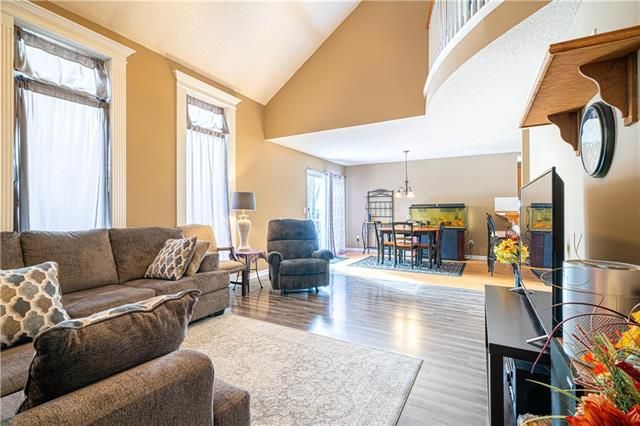 1403 NE 119th Ter, Kansas City, MO 64155