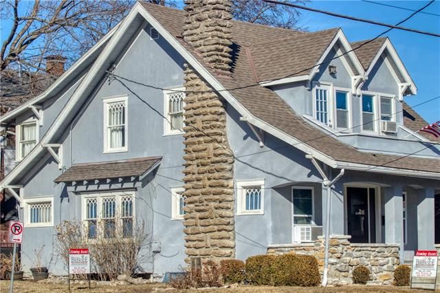 102 E 51 St, Kansas City, MO 64112