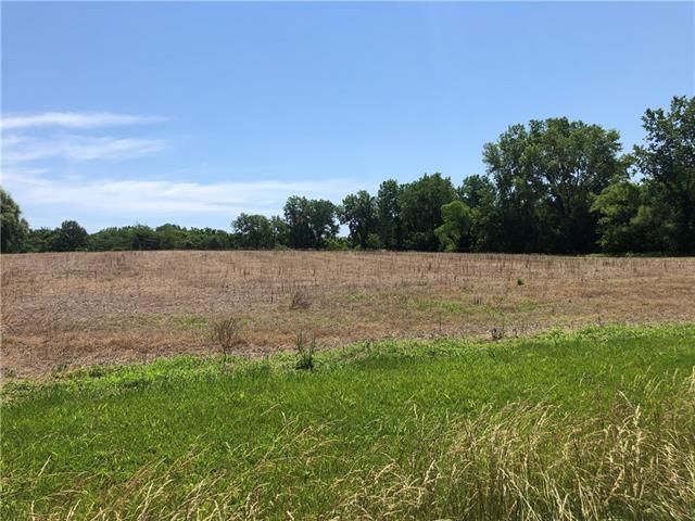 xx4 NE Hh Hw, Warrensburg, MO 64093