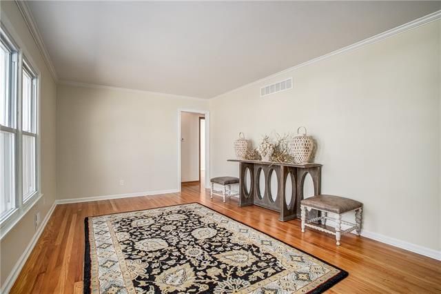12507 E 49th St, Independence, MO 64055