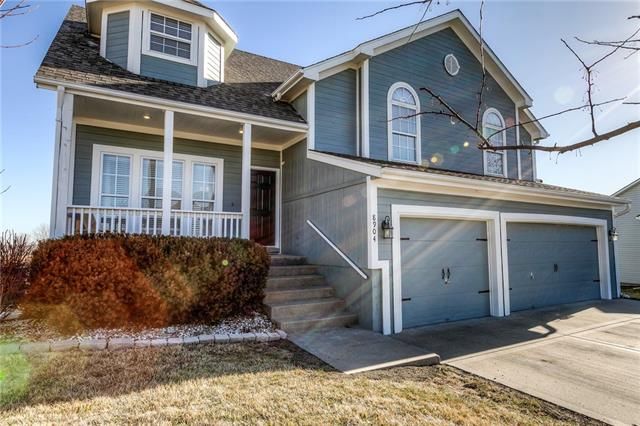8904 NE 111th St, Kansas City, MO 64157