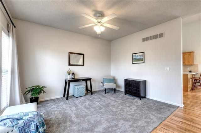 8904 NE 111th St, Kansas City, MO 64157