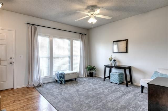 8904 NE 111th St, Kansas City, MO 64157