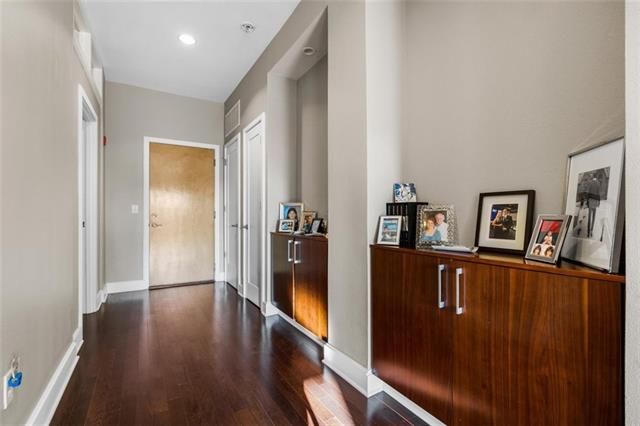 4521 Wornall Rd #310, Kansas City, MO 64111