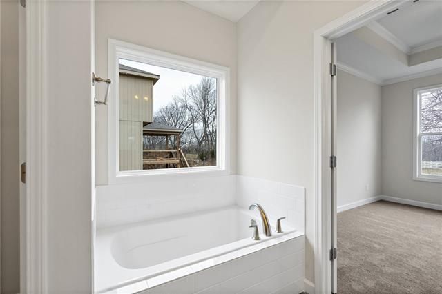 3200 SW Arboridge Dr, Lee's Summit, MO 64082