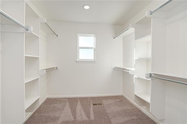 3129 SW Arbor Tree Dr, Lee's Summit, MO 64082