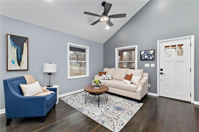 4546 W 50th St, Roeland Park, KS 66205