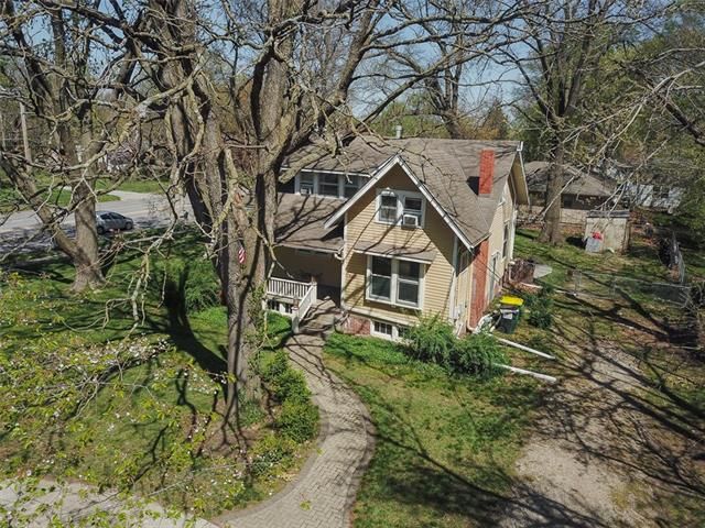 8620 W 80th St, Overland Park, KS 66204