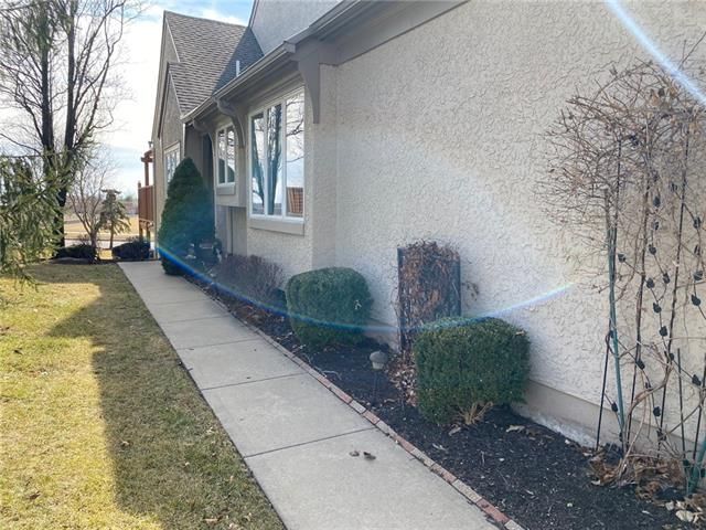 6413 W 145 St, Overland Park, KS 66223