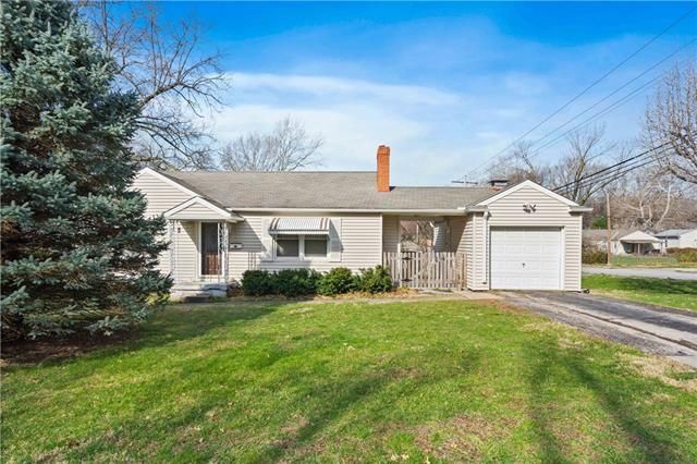 7100 Dearborn St, Overland Park, KS 66204