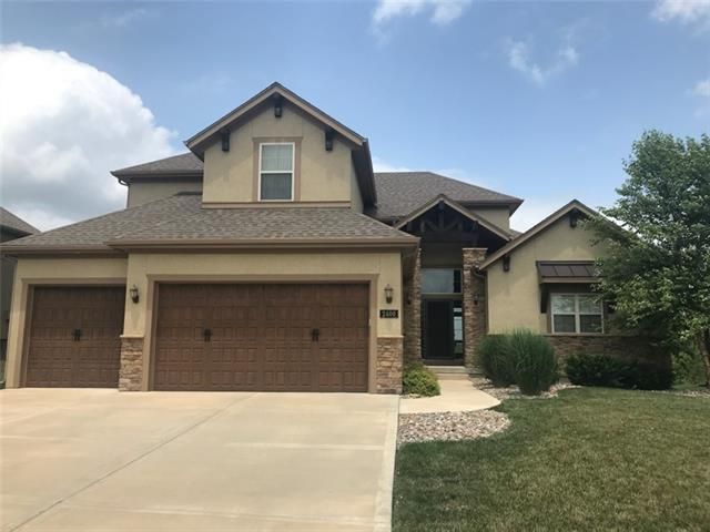 2400 NE 112th St, Kansas City, MO 64155