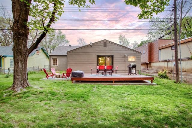 3232 W Coleman Rd, Kansas City, MO 64111