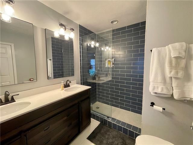 12006 W 66th St, Shawnee, KS 66216