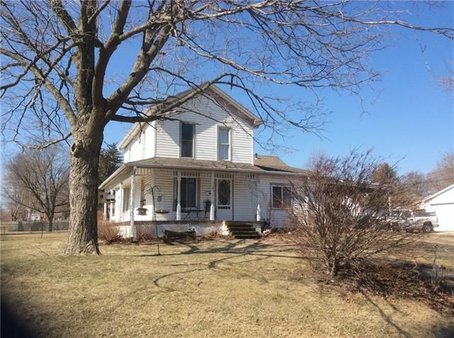 306 N First St, Savannah, MO 64485