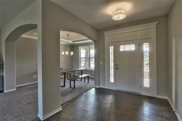 19650 W 115th Ter, Olathe, KS 66061