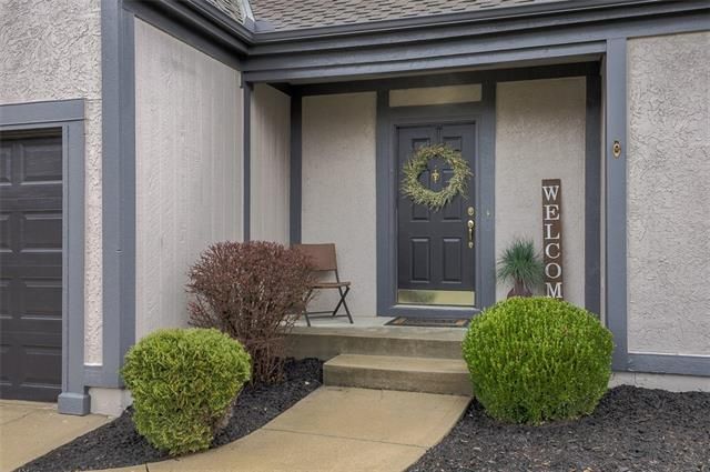 12725 Eby St, Overland Park, KS 66213