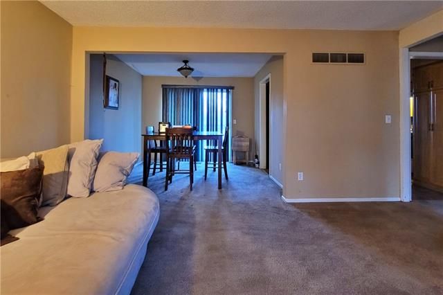 7806 E 105th St, Kansas City, MO 64134