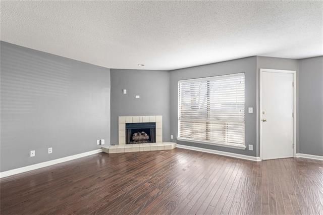 11122 Nieman Rd #102, Overland Park, KS 66210