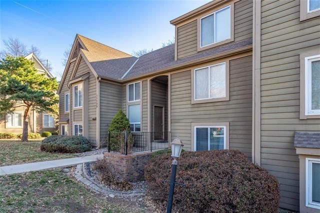 11122 Nieman Rd #102, Overland Park, KS 66210