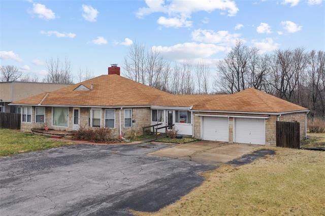 17004 E 24 Hw, Independence, MO 64056